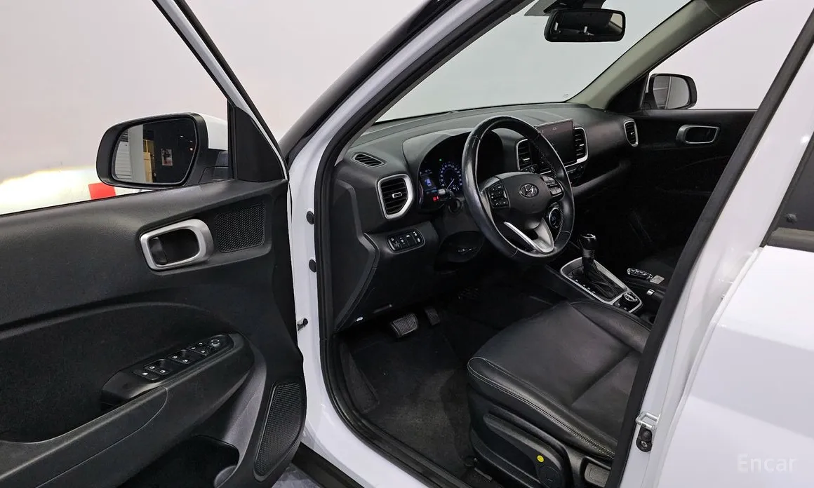 Фото 10 - Hyundai Venue