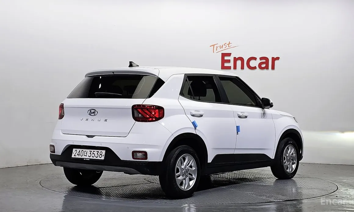 Фото 2 - Hyundai Venue