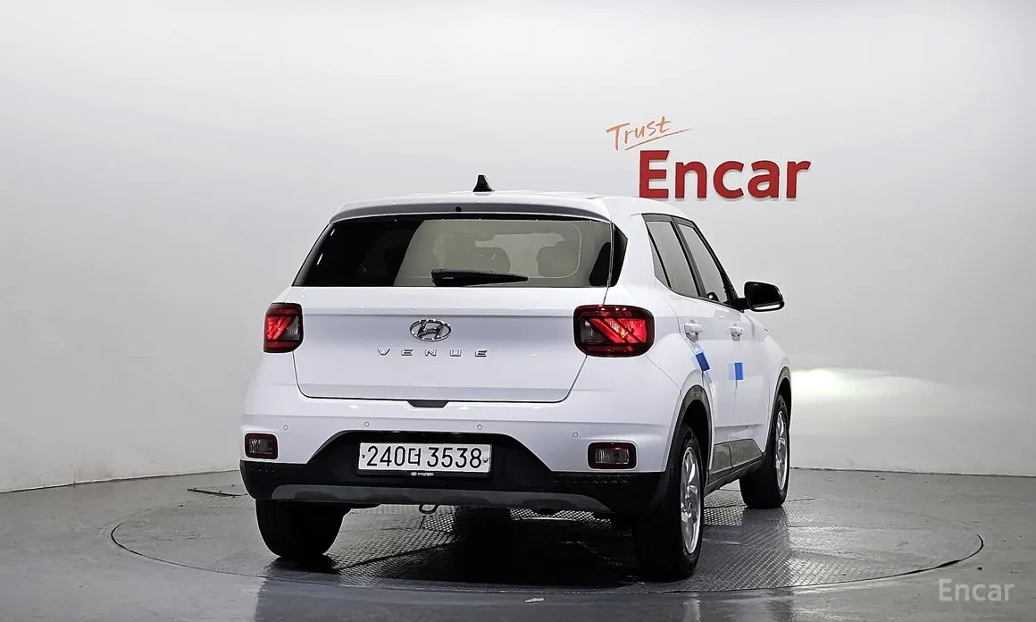 Фото 4 - Hyundai Venue