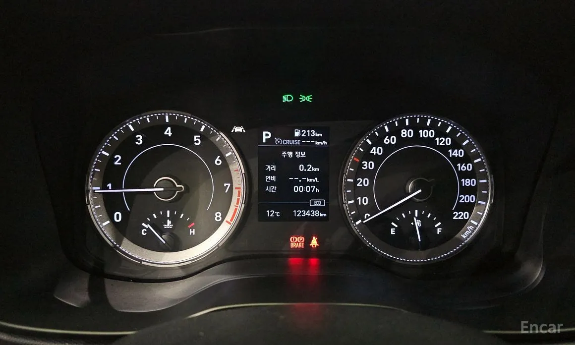 Фото 8 - Hyundai Venue