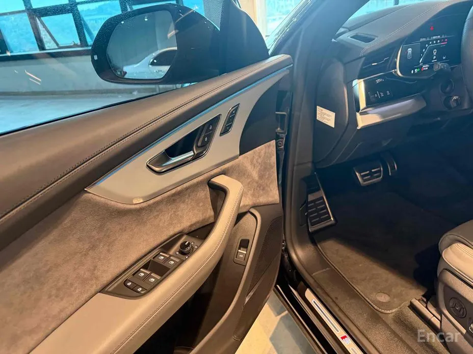 Фото 9 - Audi Q8