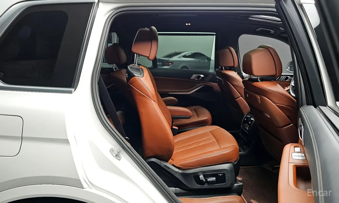 Фото 11 - BMW X7