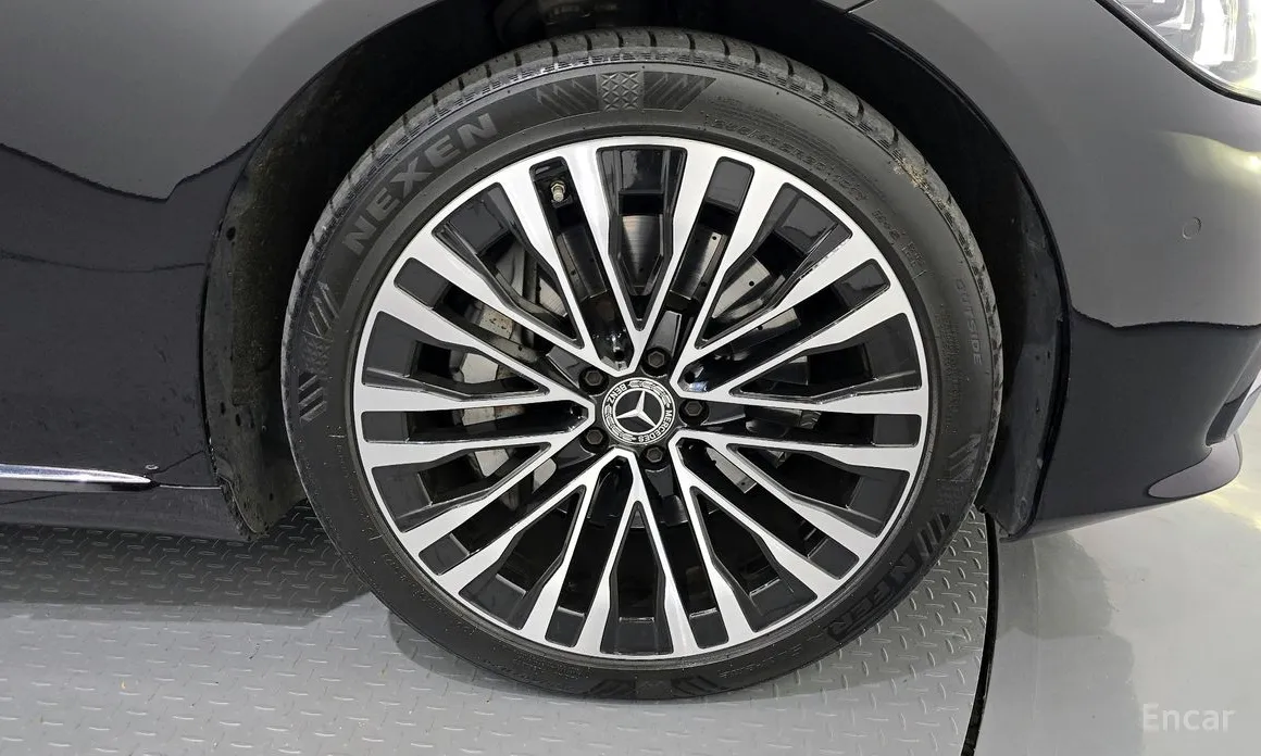 Фото 5 - Mercedes-Benz S-Class