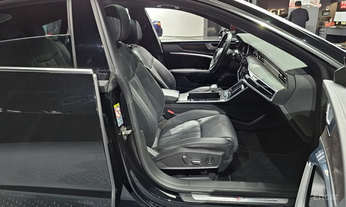 Фото 10 - Audi A7