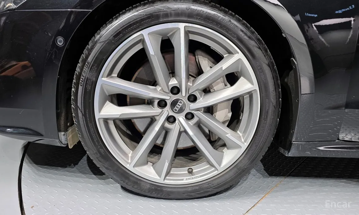 Фото 5 - Audi A7