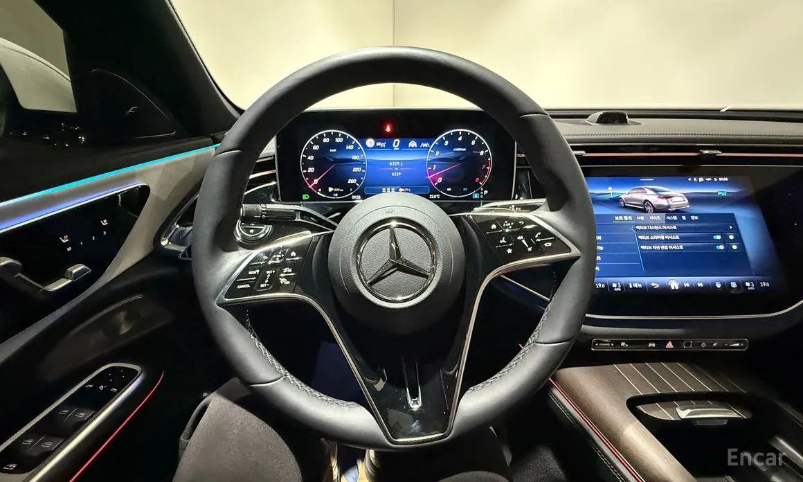 Фото 10 - Mercedes-Benz E-Class