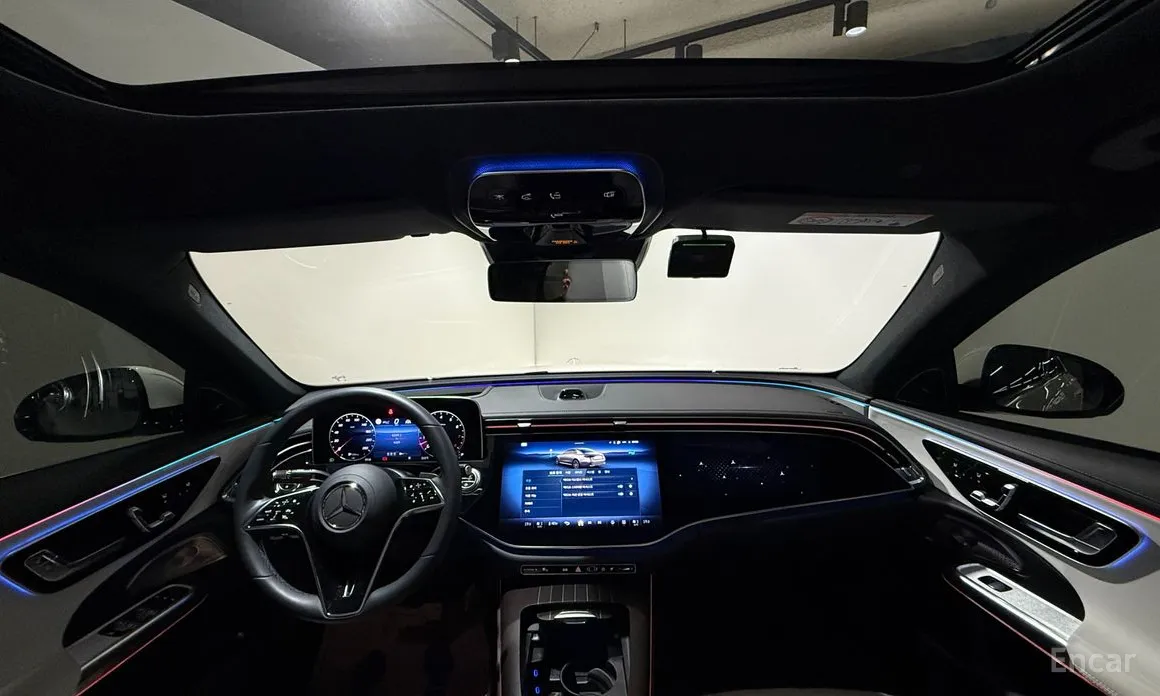 Фото 13 - Mercedes-Benz E-Class