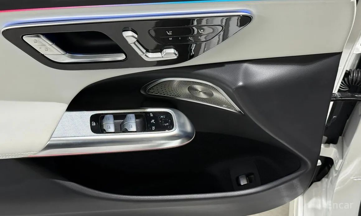 Фото 16 - Mercedes-Benz E-Class