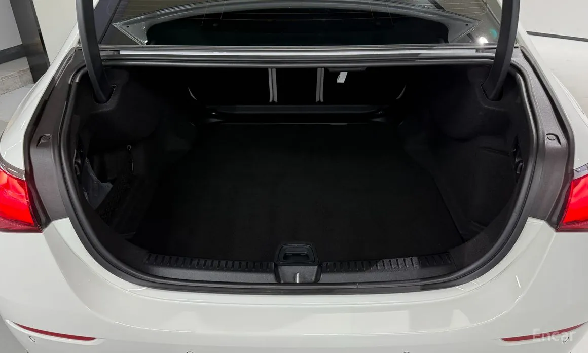 Фото 18 - Mercedes-Benz E-Class