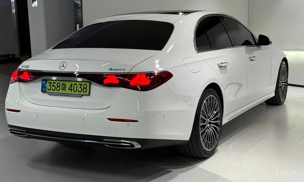 Фото 4 - Mercedes-Benz E-Class