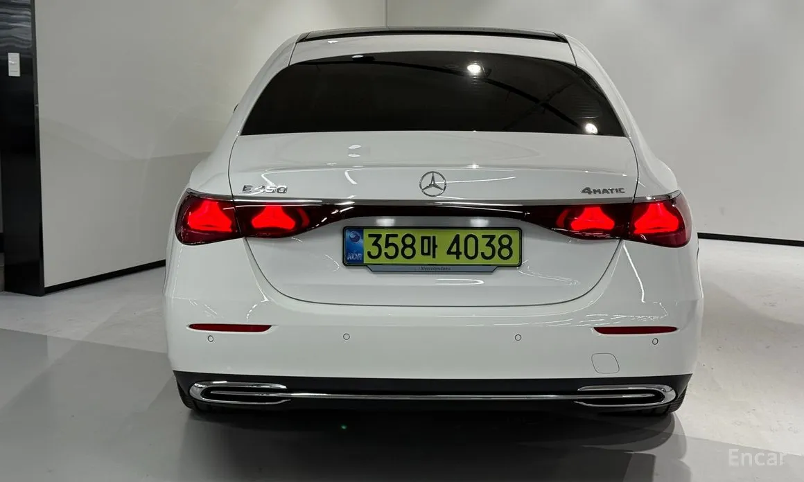 Фото 5 - Mercedes-Benz E-Class