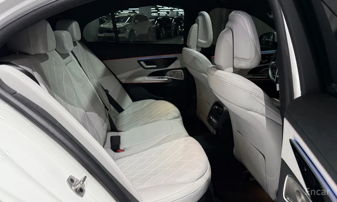 Фото 9 - Mercedes-Benz E-Class