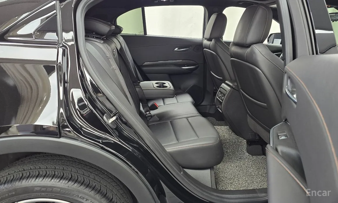 Фото 12 - Cadillac XT4