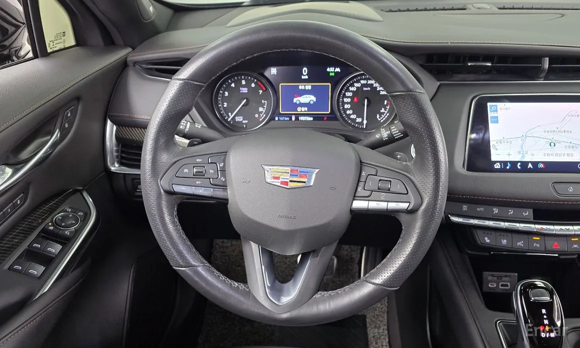 Фото 13 - Cadillac XT4