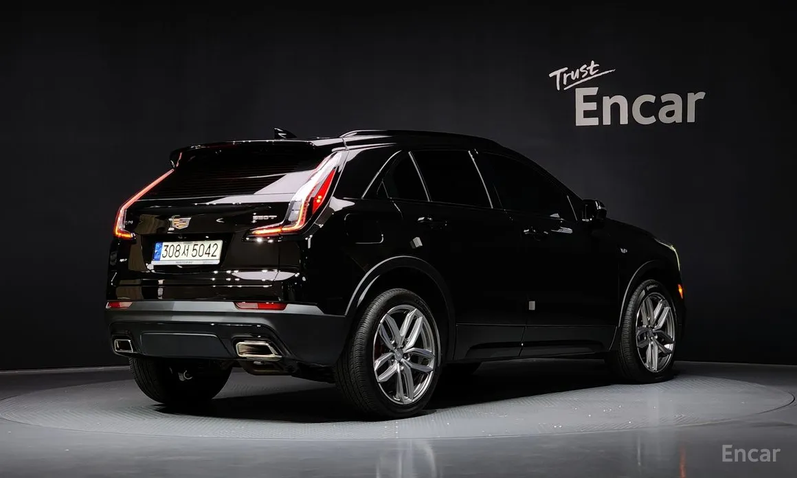 Фото 2 - Cadillac XT4