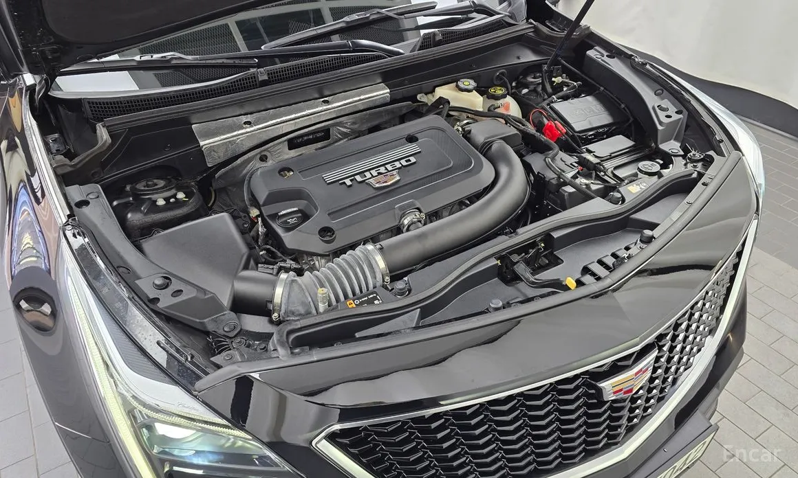 Фото 6 - Cadillac XT4