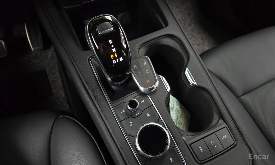 Фото 9 - Cadillac XT4