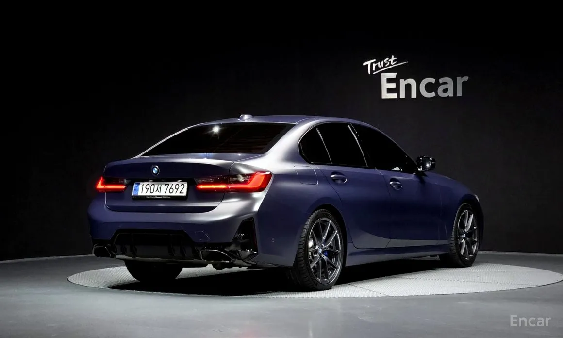 Photo 2 - BMW 3 Series