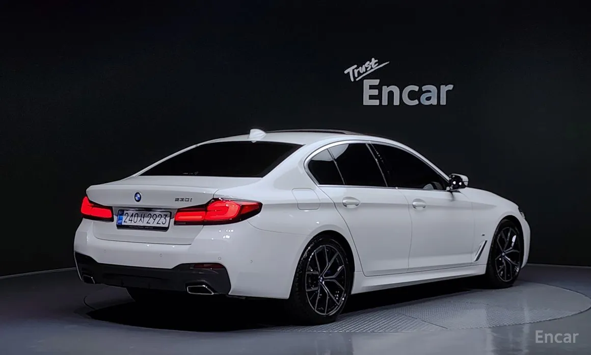 Фото 2 - BMW 5 Series