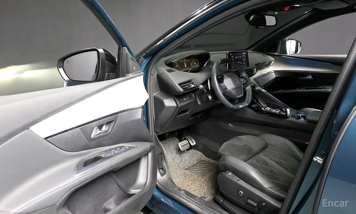 Фото 10 - Peugeot 5008