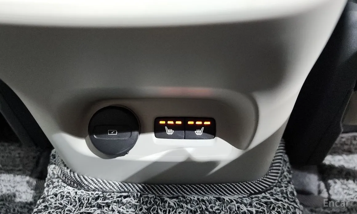 Фото 19 - Volvo XC40