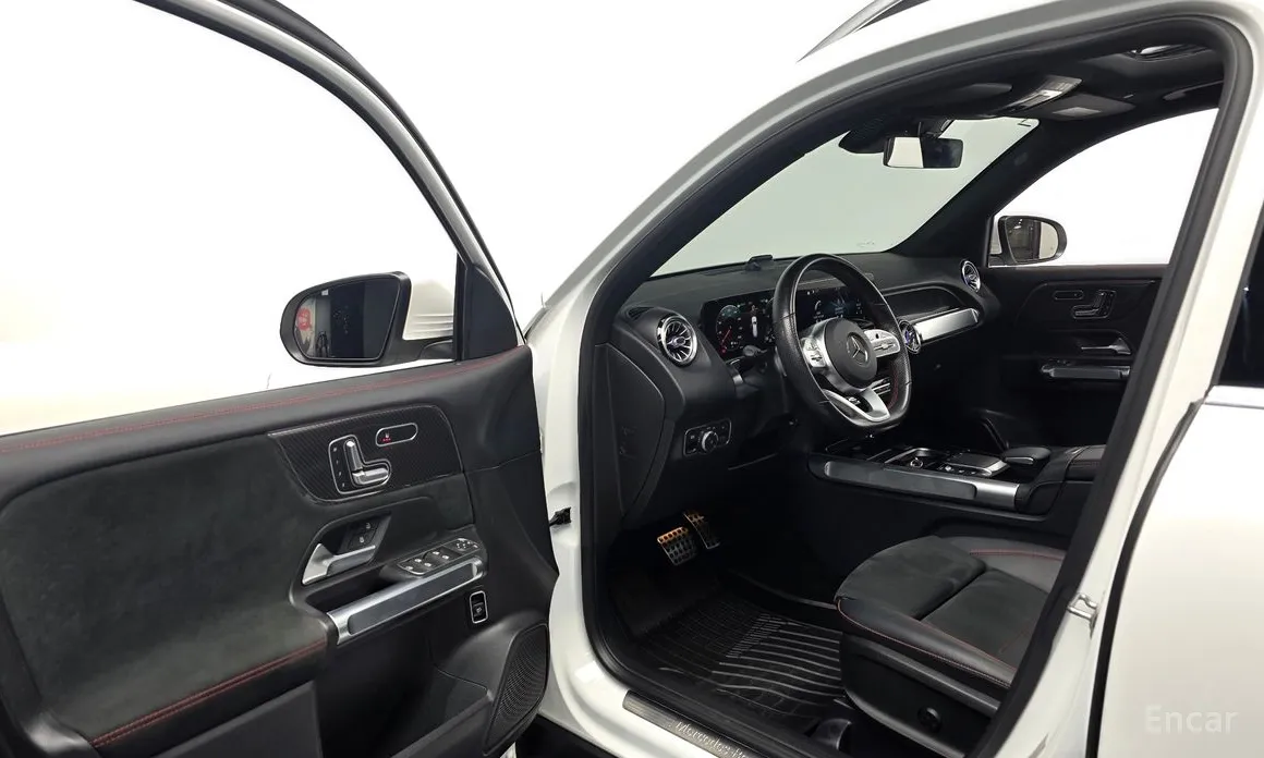 Фото 12 - Mercedes-Benz GLB-Class