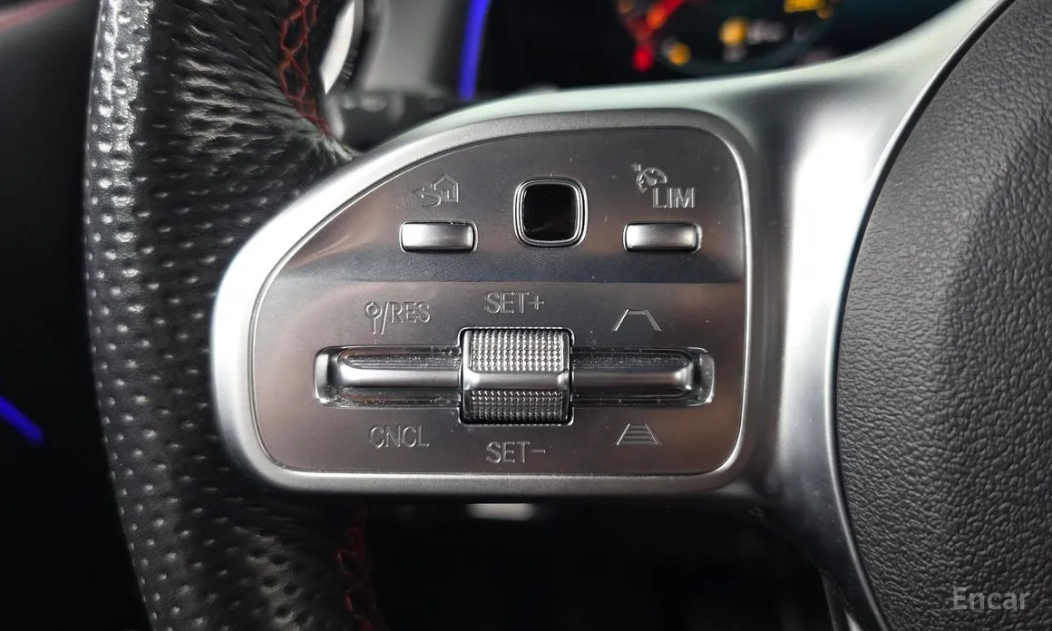 Фото 17 - Mercedes-Benz GLB-Class