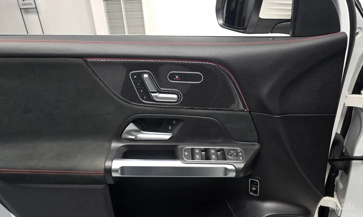 Фото 18 - Mercedes-Benz GLB-Class