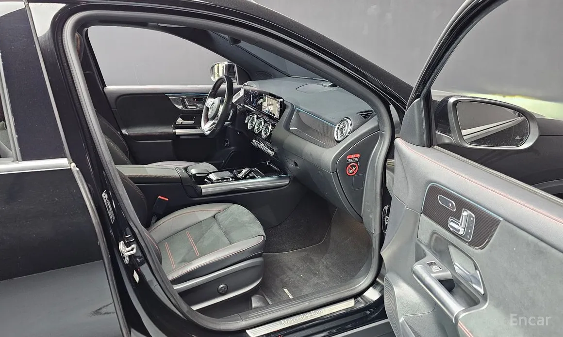 Фото 11 - Mercedes-Benz GLA-Class