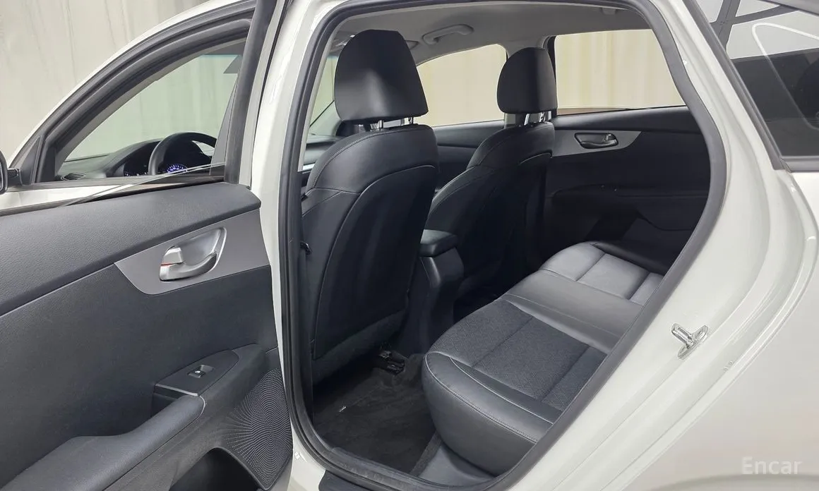 Фото 18 - Kia K3