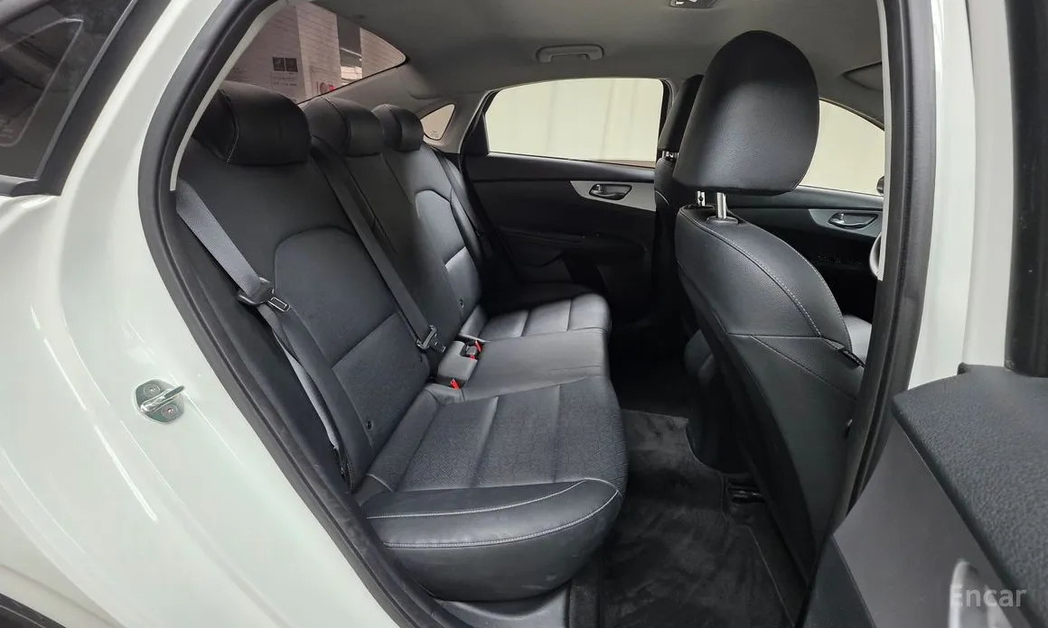 Фото 19 - Kia K3