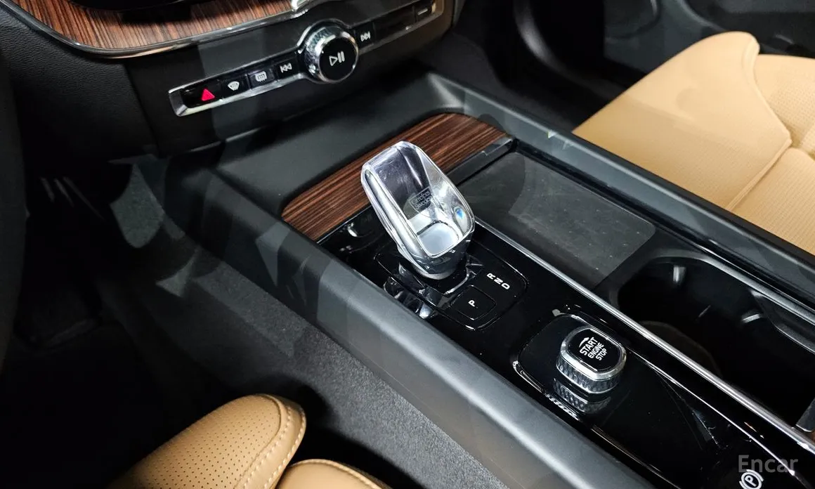 Фото 9 - Volvo XC60