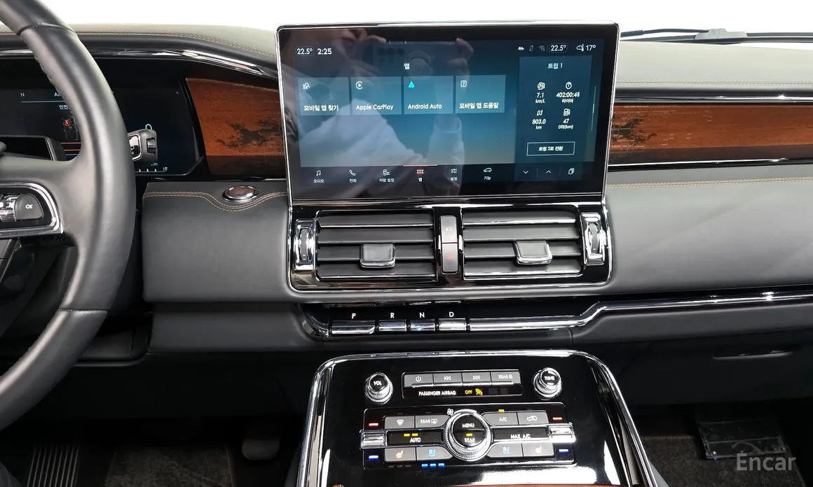 Фото 14 - Lincoln Navigator