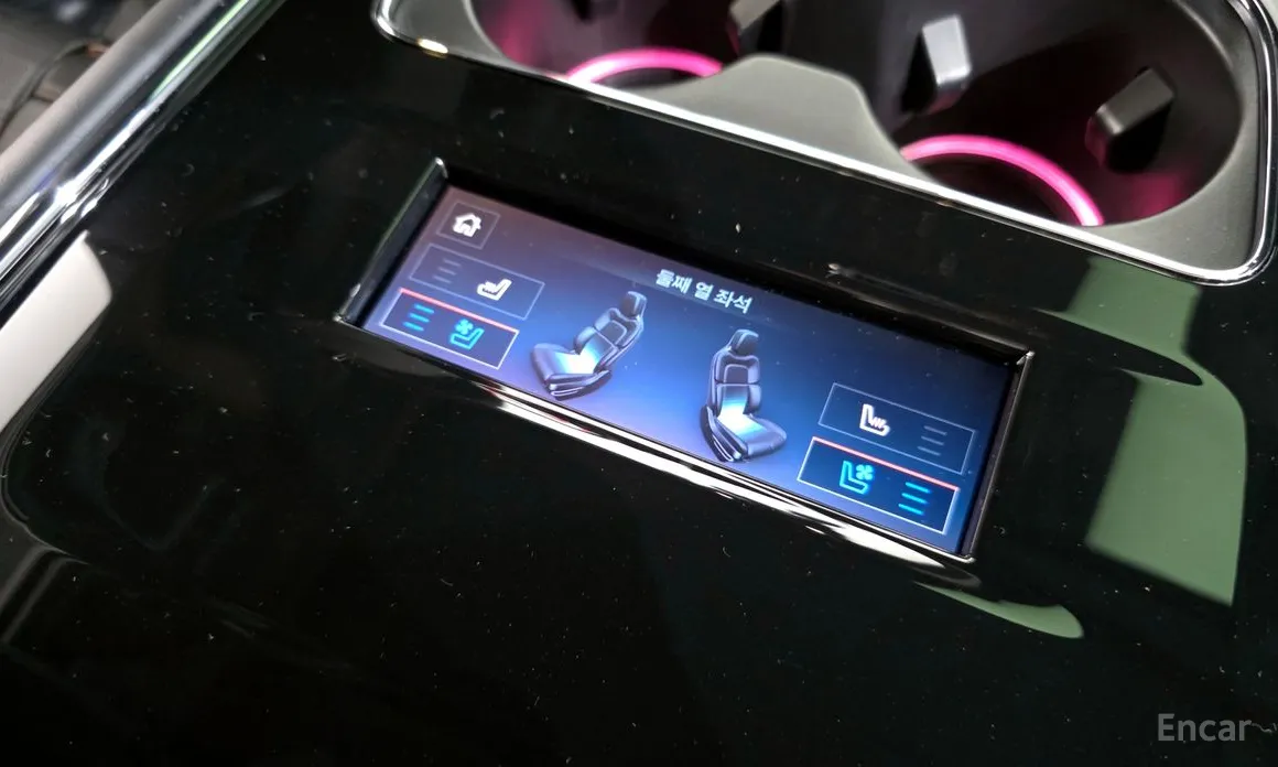 Фото 18 - Lincoln Navigator