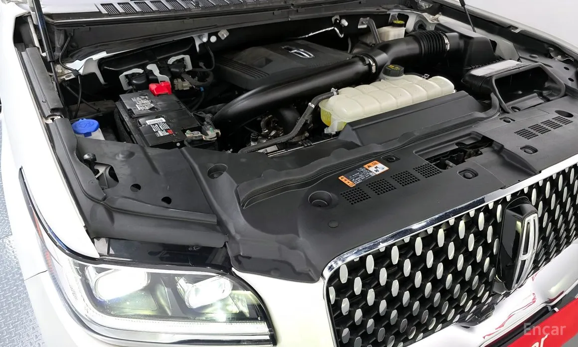 Фото 6 - Lincoln Navigator