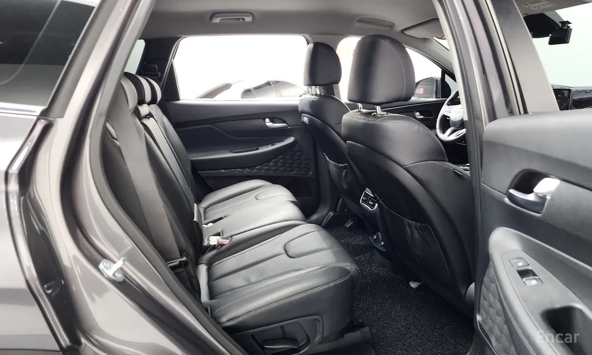 Фото 12 - Hyundai Santa Fe