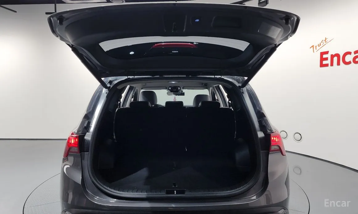 Фото 20 - Hyundai Santa Fe