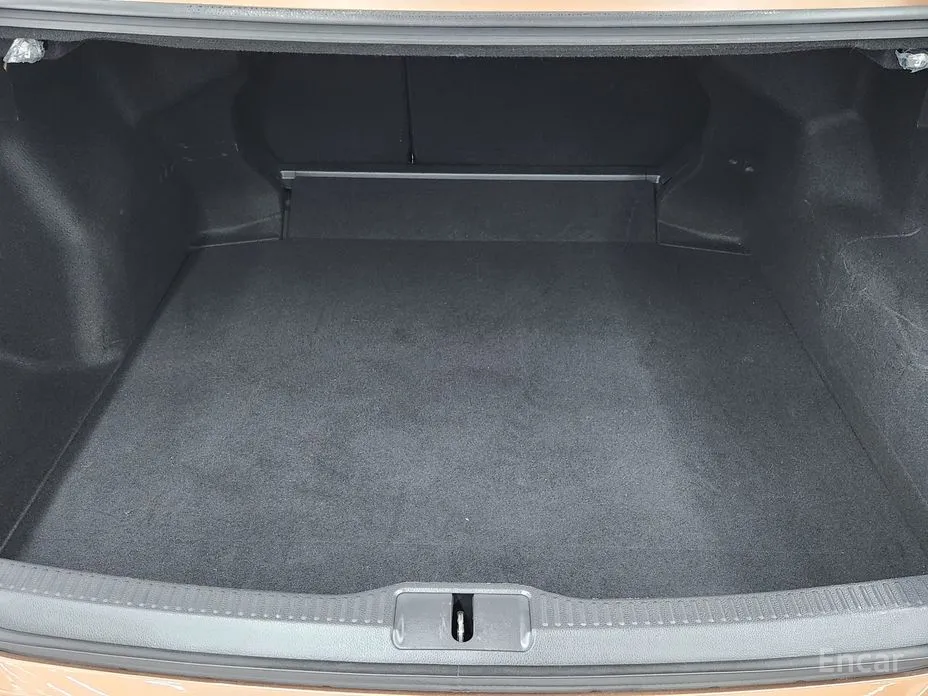 Фото 19 - Toyota Crown