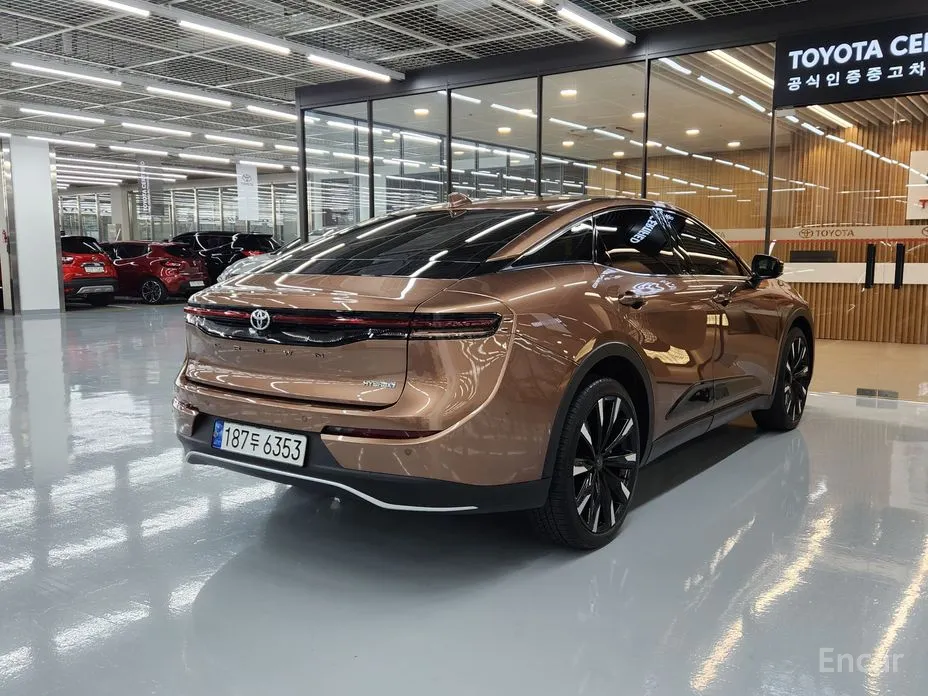 Фото 2 - Toyota Crown