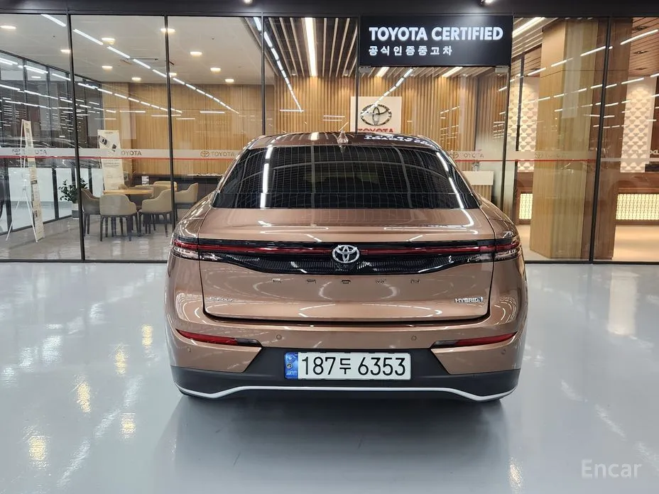 Фото 4 - Toyota Crown