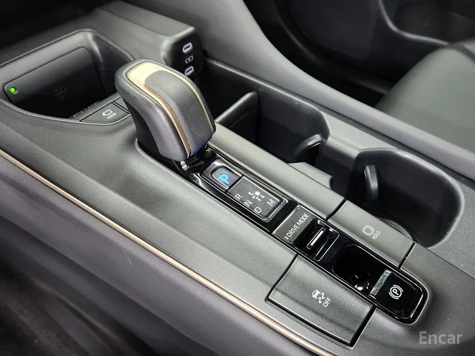 Фото 9 - Toyota Crown