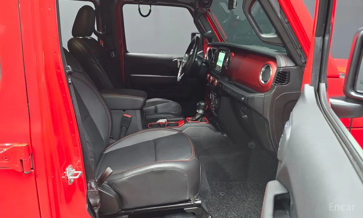 Фото 10 - Jeep Wrangler