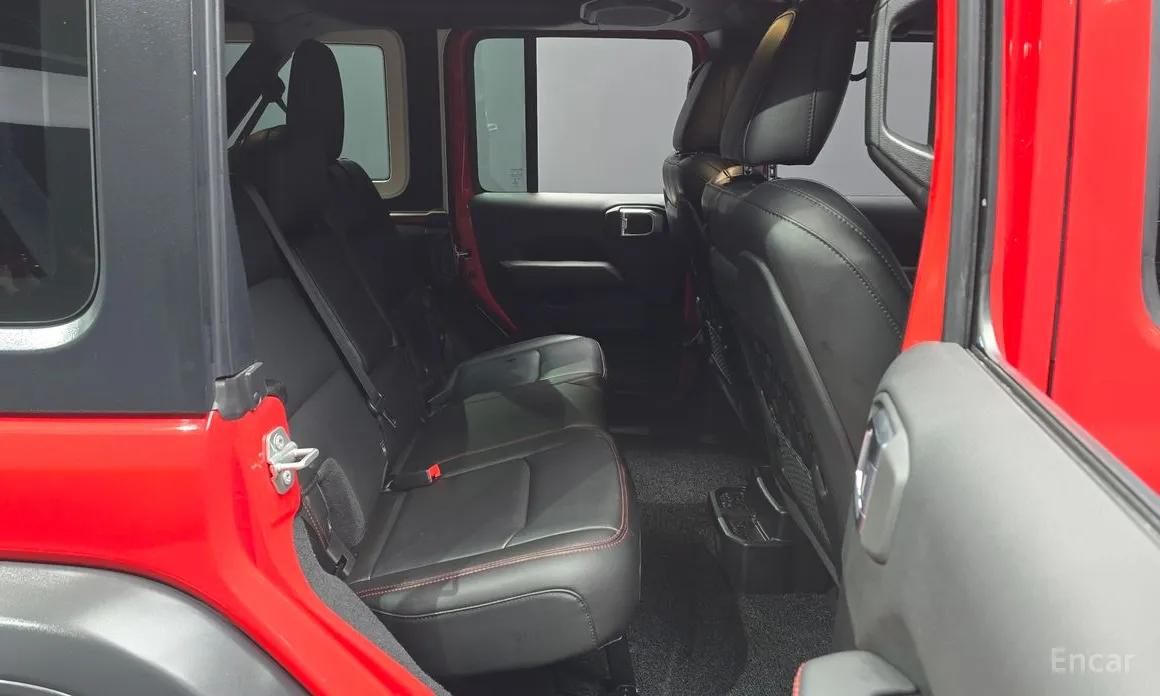 Фото 12 - Jeep Wrangler