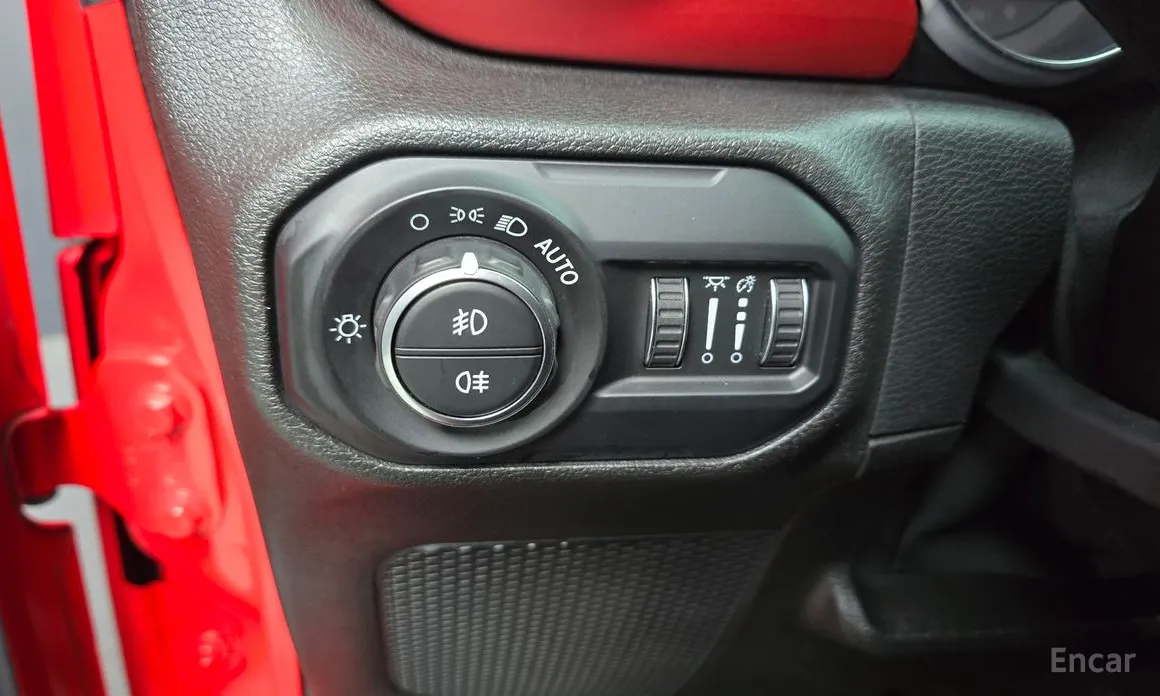 Фото 19 - Jeep Wrangler