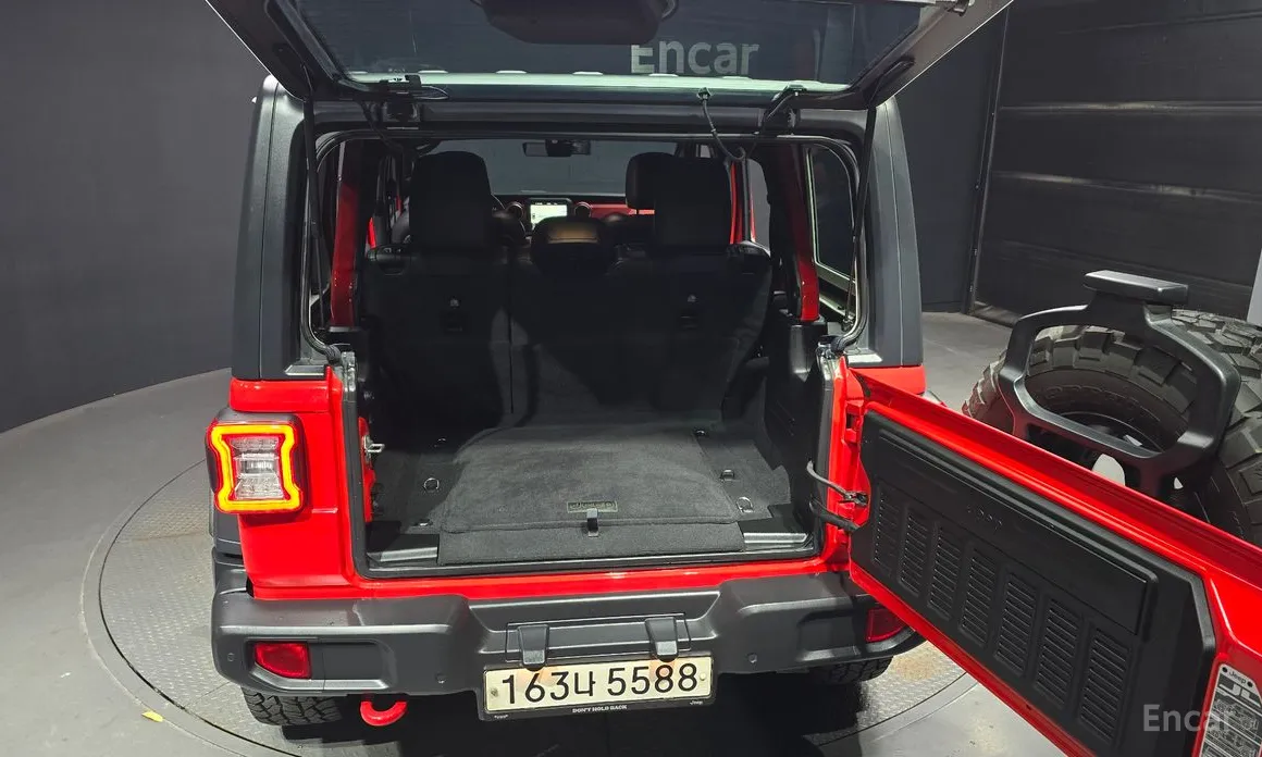 Фото 20 - Jeep Wrangler