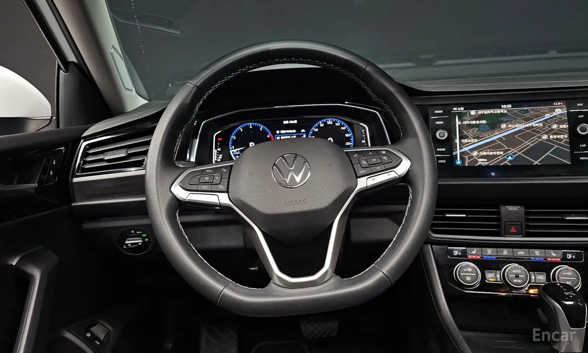 Фото 13 - Volkswagen Jetta