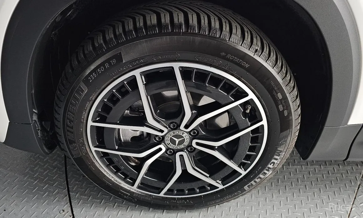 Фото 5 - Mercedes-Benz EQB