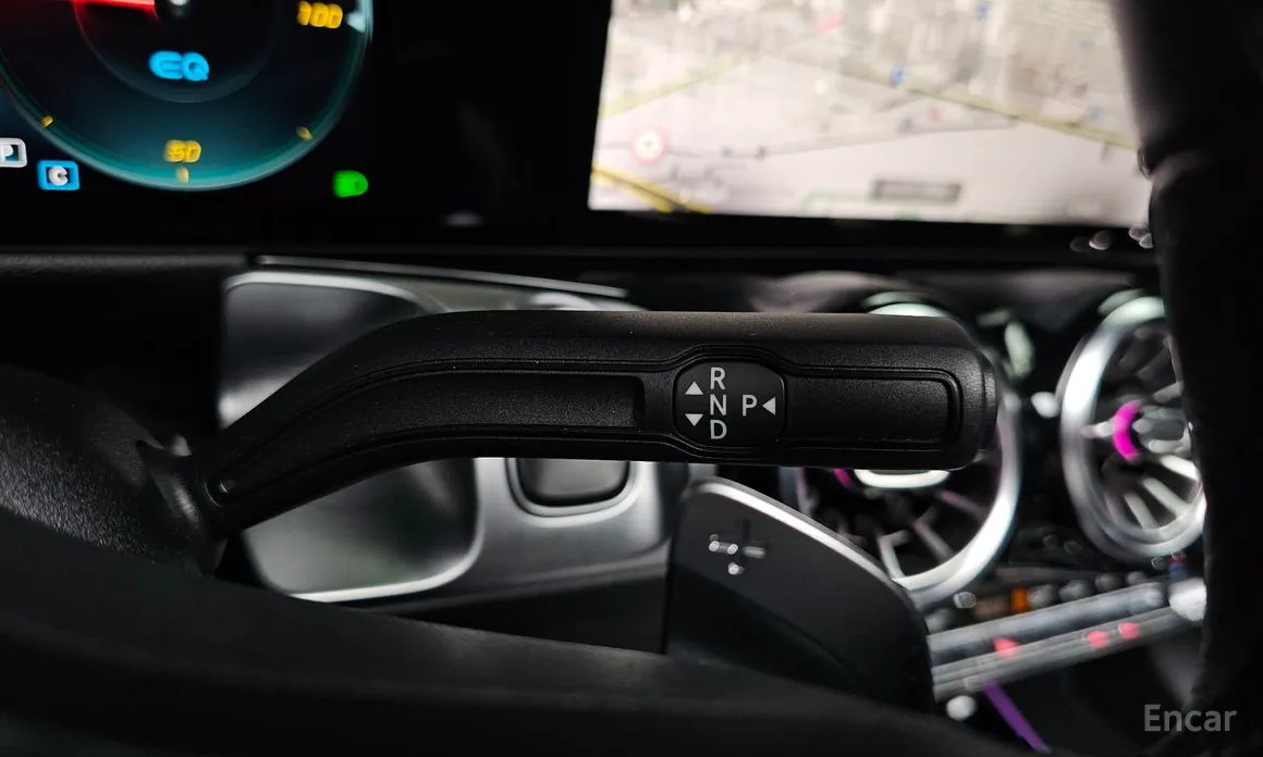 Фото 9 - Mercedes-Benz EQB