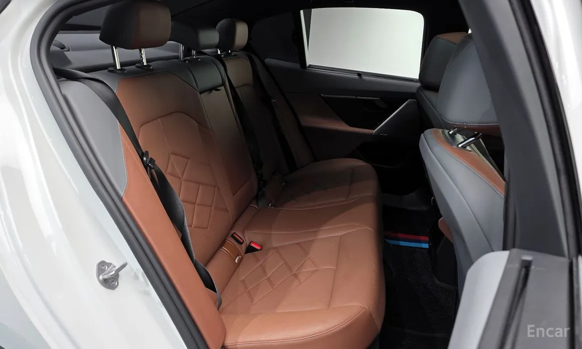 Фото 12 - BMW 5 Series