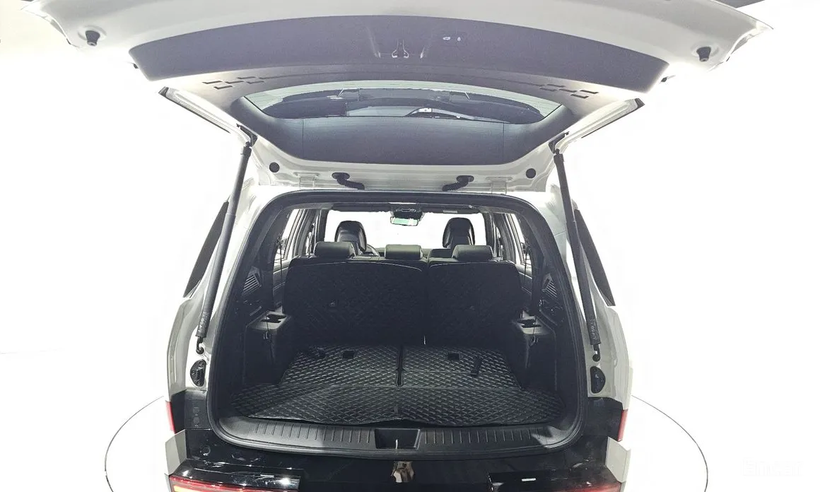 Фото 20 - Hyundai Santa Fe